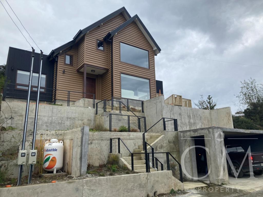 SE VENDE HERMOSA CASA EN PLAYA HERMOSA