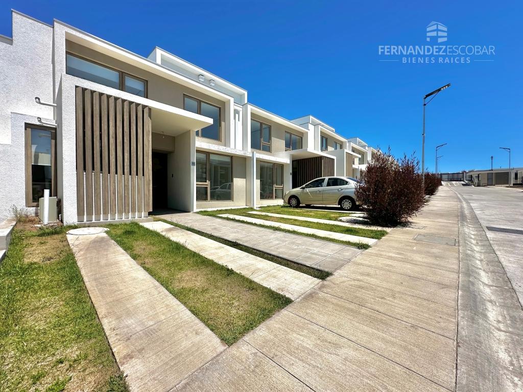 CONCON - VENDE CASAS DE TRES PISOS 3D 3B 1E - PINARES DE MONTEMAR